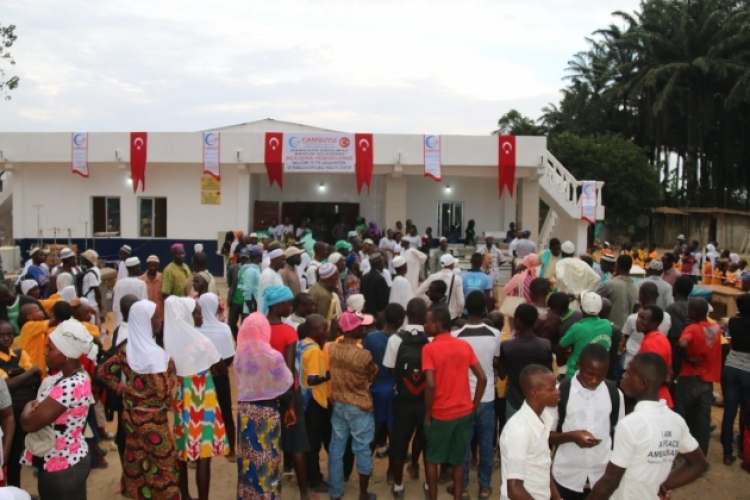 Cansuyu, Sierra Leone’de Sağlık Ocağı açtı.